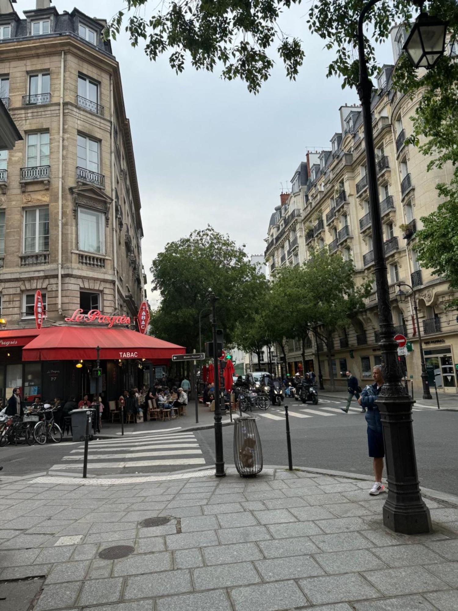 Appartement Typique Parisien Au Coeur Du Marais Exterior foto