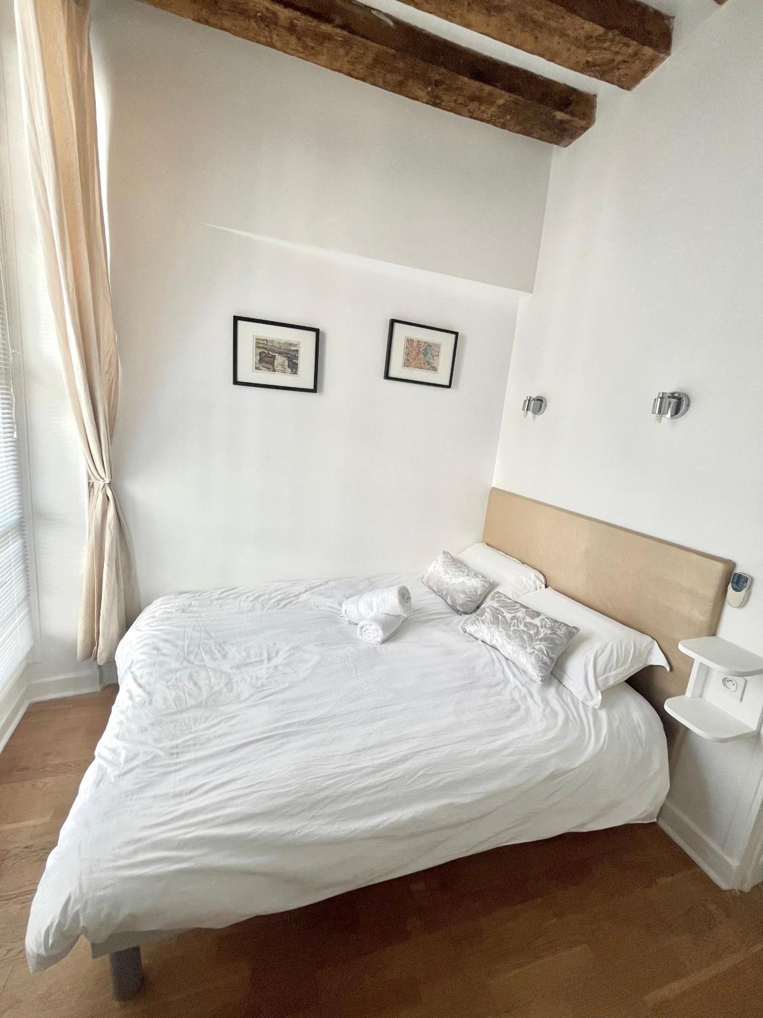 Appartement Typique Parisien Au Coeur Du Marais Exterior foto